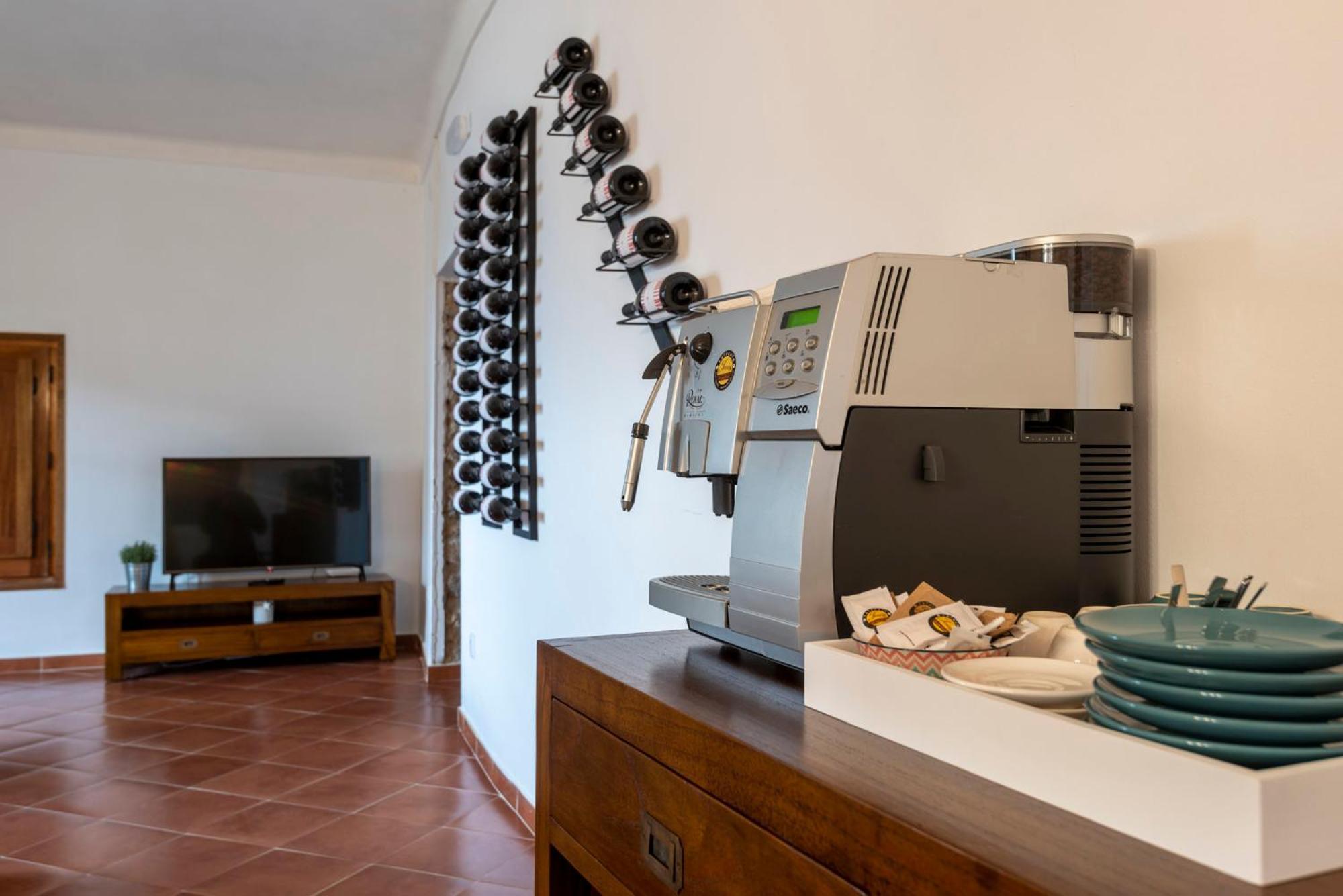 Hostal Can Xicu Capmany Luaran gambar