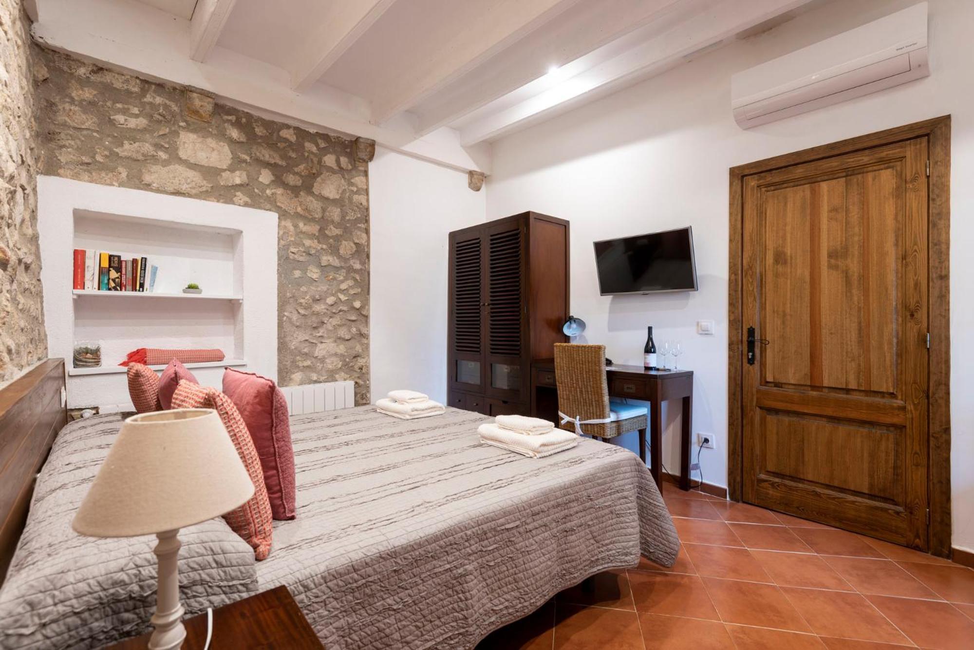 Hostal Can Xicu Capmany Luaran gambar