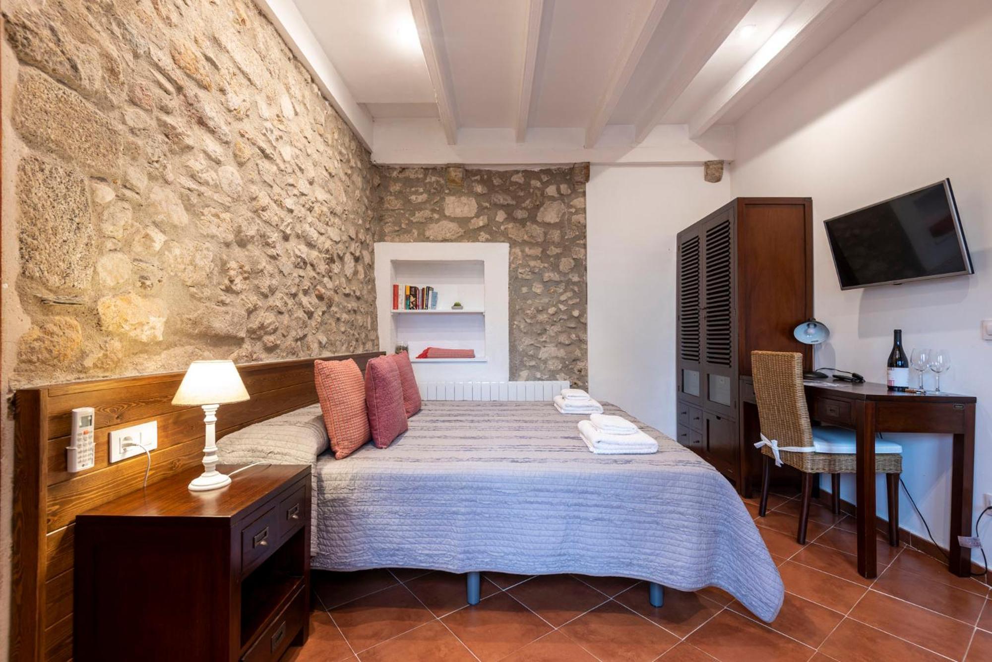 Hostal Can Xicu Capmany Luaran gambar