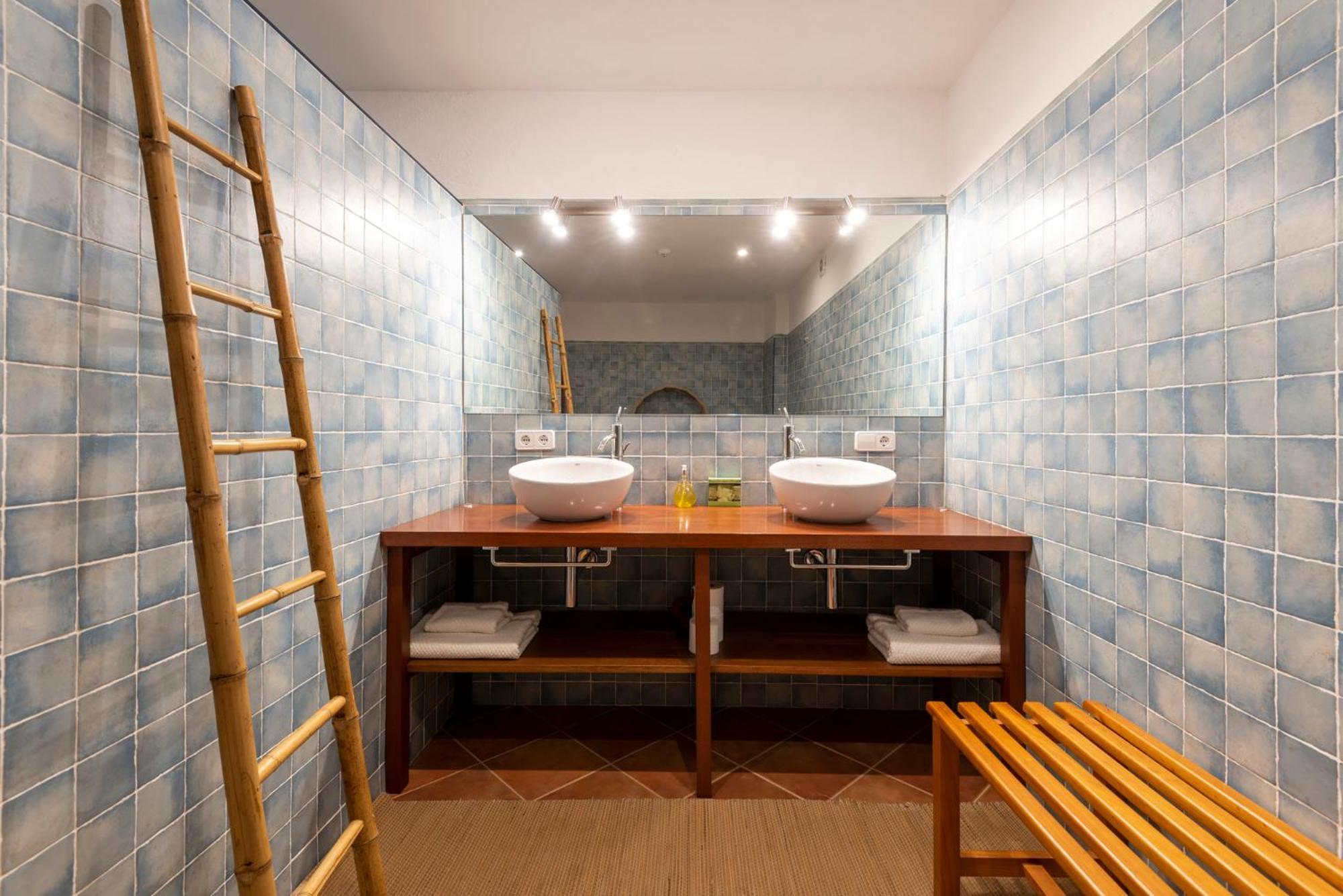 Hostal Can Xicu Capmany Luaran gambar