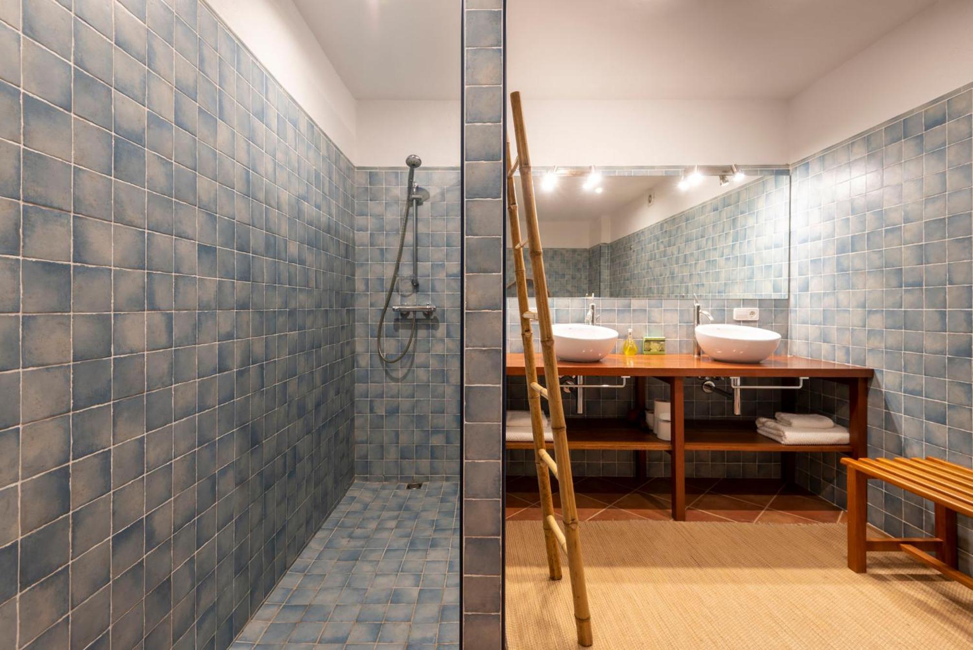 Hostal Can Xicu Capmany Luaran gambar